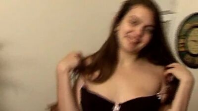 Maylis возбуждает французские актрисы