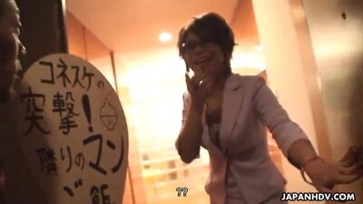 Шаловливую азиатскую жену трахают ради реалити-шоу