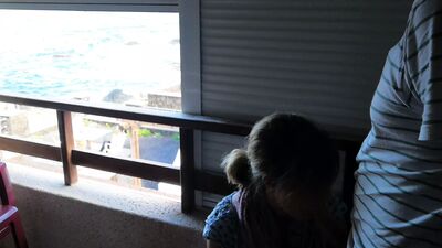 Минет на балконе действительно близко к другим людям