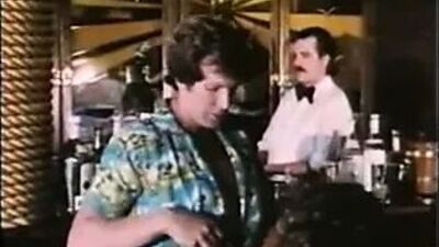 Зрелых мачех в задних дверях отшпилили в ретро видео