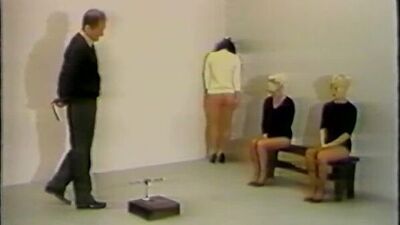 Порка бичем в позе с наклоном