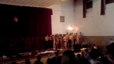 Разделись до трусов и лифчиков, а еще называется "Детский санаторий" :D