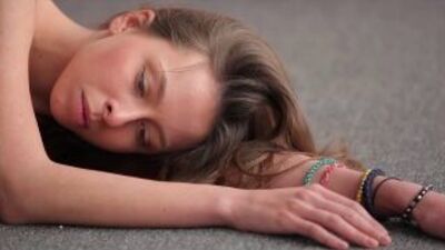 Гола натурщиця