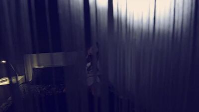 Крутит жопой пока мужа нет дома