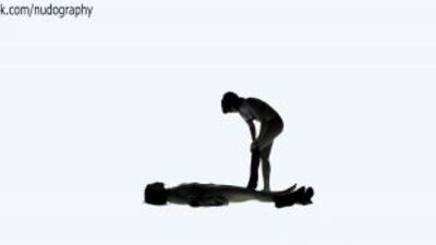 Сиськи Скарлетт Йоханссон (Scarlett Johansson) и Линси Тейлор Маккэй (Lynsey Taylor Mackay) в фильме "Побудь в моей шкуре" (Under the Skin, 2013, Джонатан Глейзер)