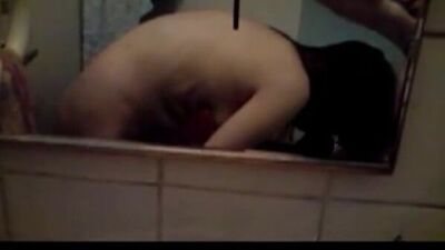 Уговорил отсосать в ванной - любительское видео секс порно домашнее анал минет вписка пьяная бухая молодая хуй мамку малолетку