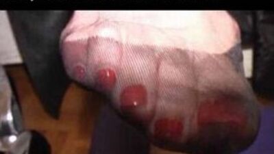 Лижи эти ножки