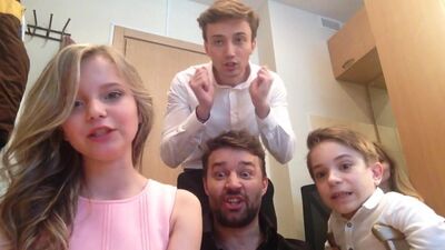 Проще позвонить, чем у кого-то занимать!