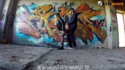 Трахаемся на заброшке и он кончает в меня (Порно Sex трах Fuck Домашнее porno Любительское teen Home Porn XXX young домашка)