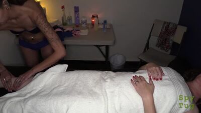 Массаж, скрытая камера