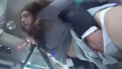 [일본야동] 그녀는 대중 교통 사랑