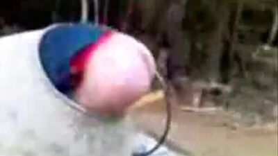 Бетономешалка! Мешает БЕТОН