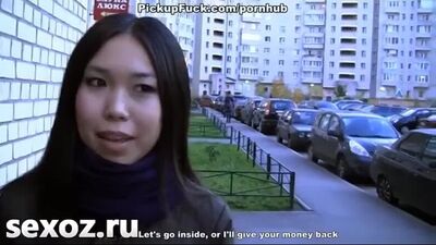 Казашку трахнули в рот в подъезде