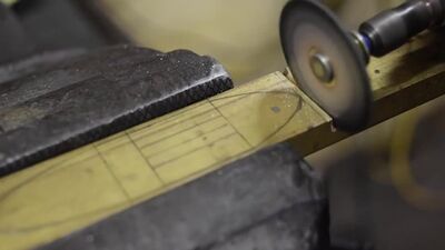 Изготовление ножей - Джунгли Боуи из листовой пружины грузовика