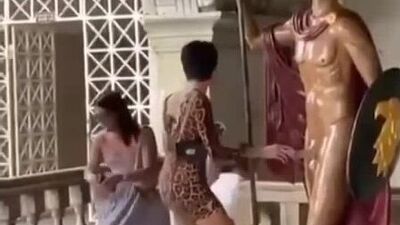 Голодная ????