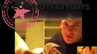 Ли Райн мастурбирует