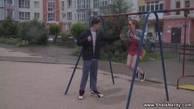 Каталась на качельках.. затем на члене