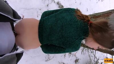 MihaNika69 порно в зимнем лесу