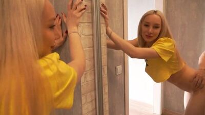 Давай не пойдем никуда лучше сексом займемся . порно с русской блондинкой Nancy Flo