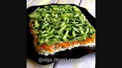 САЛАТ "НОРВЕЖСКИЙ РОМАН" (ингредиенты указаны в описании видео)