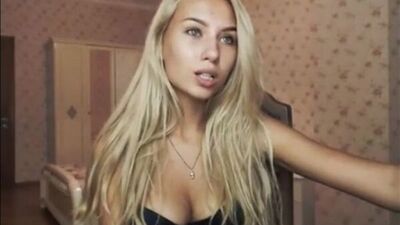 Stunning Webcam Teen Shows Off Her Body [cam porn webcam вебка порно приват запись онлайн]
