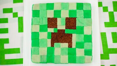 Детский торт Крипер из Майнкрафта