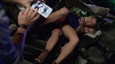 Alice Isaaz, Lola Le Lann Sexy - One Wild Moment (Un moment d'égarement, 2015)