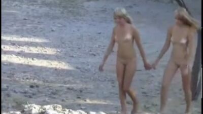 Голые прогулки