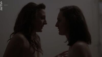 Camille Chamoux Nude - J'Ai 2 Amours s01e02 (FR 2018) 720p WEB