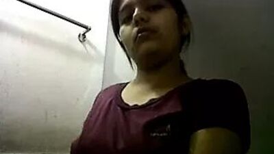 Mumbai girl undress and selfee