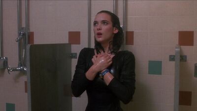 Winona Ryder Sexy - Heathers (1988) 1080p