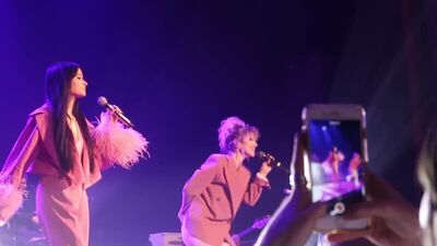 Hayley Williams From Paramore & Kacey Musgraves - Girls Just Wanna Have Fun