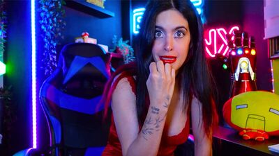 ЛАНА ТРЕНИРУЕТСЯ С МОНИТОРОМ, НО...ОНА ЖЕСТОКО ТРАХАЕТ ЕГО