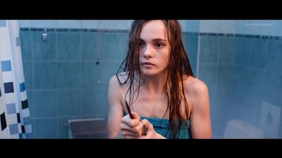 Ангелина Стречина голая в фильме "Мама всегда рядом" (2016, Евгений Пузыревский) 1080p