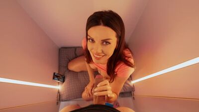 Поймал кузину за дрочкой? Получи свою награду