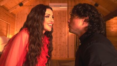 Изгнание демона из горячей милфы