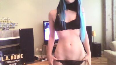 Сексуальные движения белой цыпочки