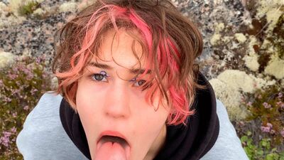 Телка из общаги на природе отожгла