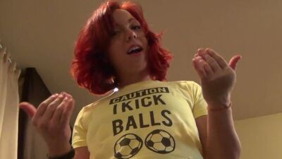 Я умею бить мужиков по яйцам