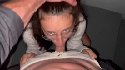 Я буду довольна, если на очки мне кончишь