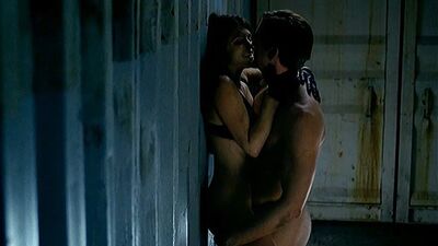 Обнаженная секс-сцена с Lucy Griffiths на настоящей скандальной планете BLOD