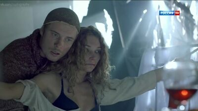 Юлия Маврина в фильме "Жизнь после жизни" (Жизнь взаймы, 2013, Александр Будённый) Голая? Секси!