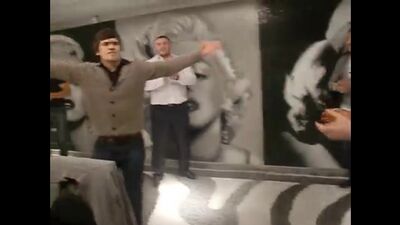 Боец UFC Дмитрий Смоляков танцует со своими друзьями дагестанцами и чеченцами ))))))