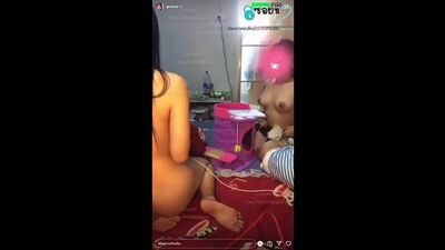 คลิปหลุด ไลฟ์สดไอจี grxcxcx 2สาว ตั้งกล้องโชว์นมโชว์หีให้ดูเห็นแล้วน่าโดนจั.mp4