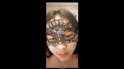 Arsyila_Colmek_Pake_Botol_Parfum_-_At_Live_Omek.mp4