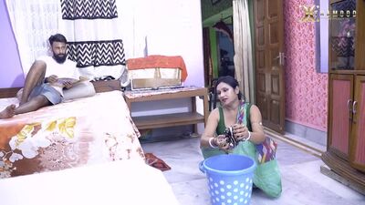 GHAR_KA_MALIK_NAUKRANI_KO_CHOD_DIYA