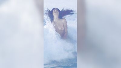 Голая Salma Hayek