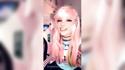 Голая Belle Delphine 2