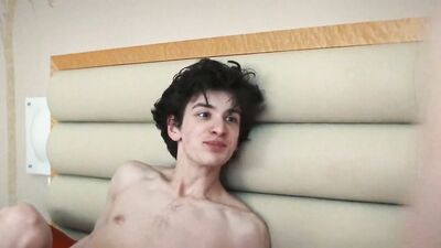 Голая Mikey Madison