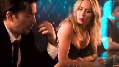 Голая Emily Blunt